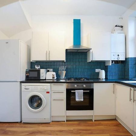 3 Bedroom Home With Free Parking Λιντς Εξωτερικό φωτογραφία